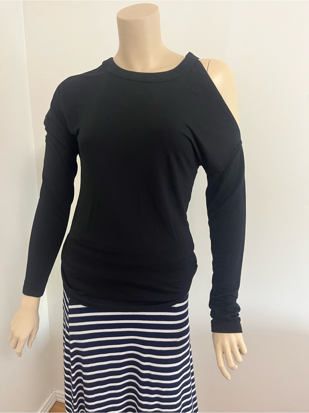 Stella & Dot Black Cold-Shoulder Long Sleeve Top